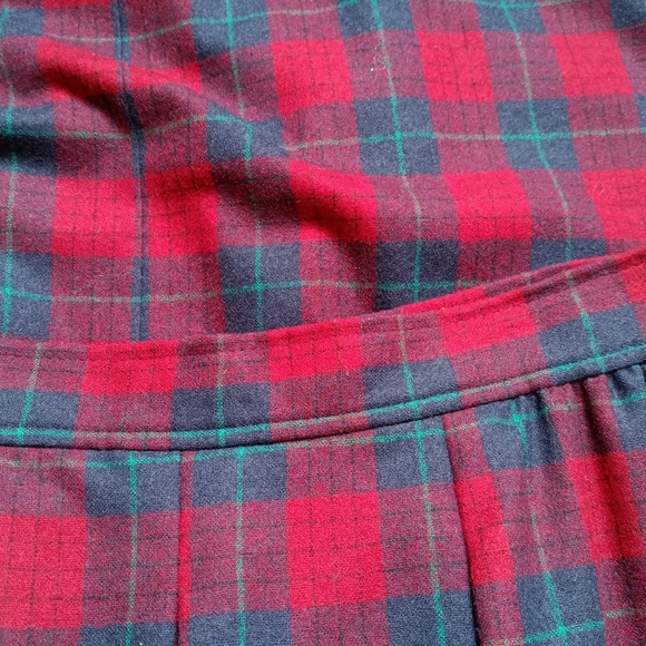 Vintage Pendleton Plaid Pleated Wool Skirt / Size 16 - Picture 11 of 11
